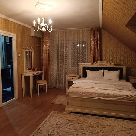 Pensiunea Lari Беїле-Уну-Май Екстер'єр фото